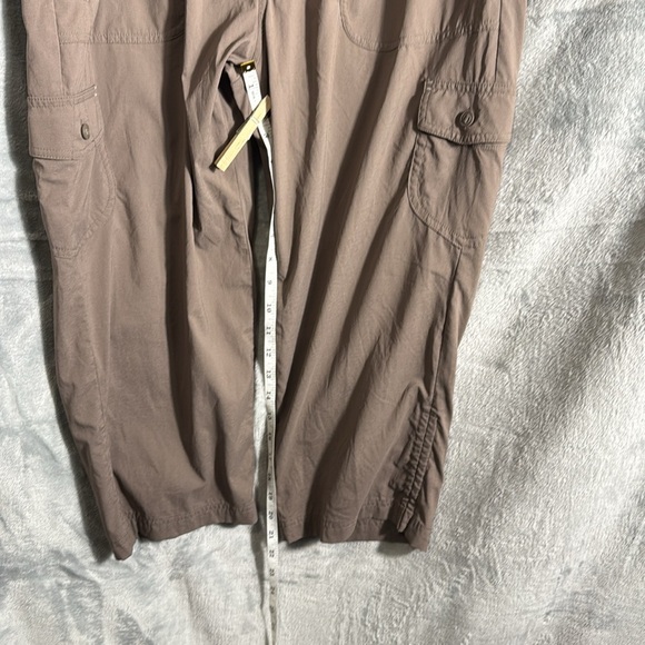 L.L. Bean Cargo capri Pants size XL women’s lightweight hiking walking casual - Picture 3 of 14